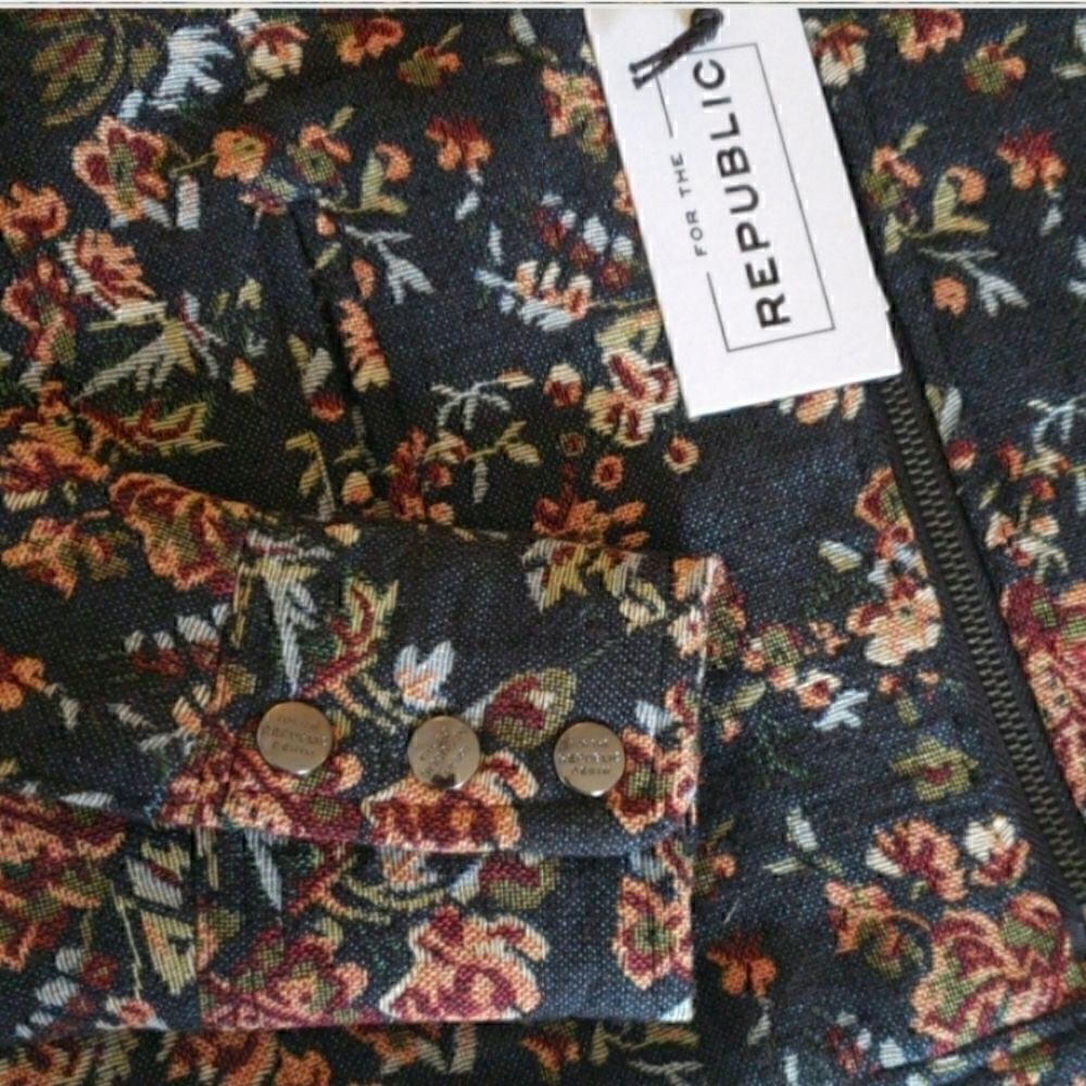 ‎For the Republic Blue Floral Jacket - Picture 4 of 4